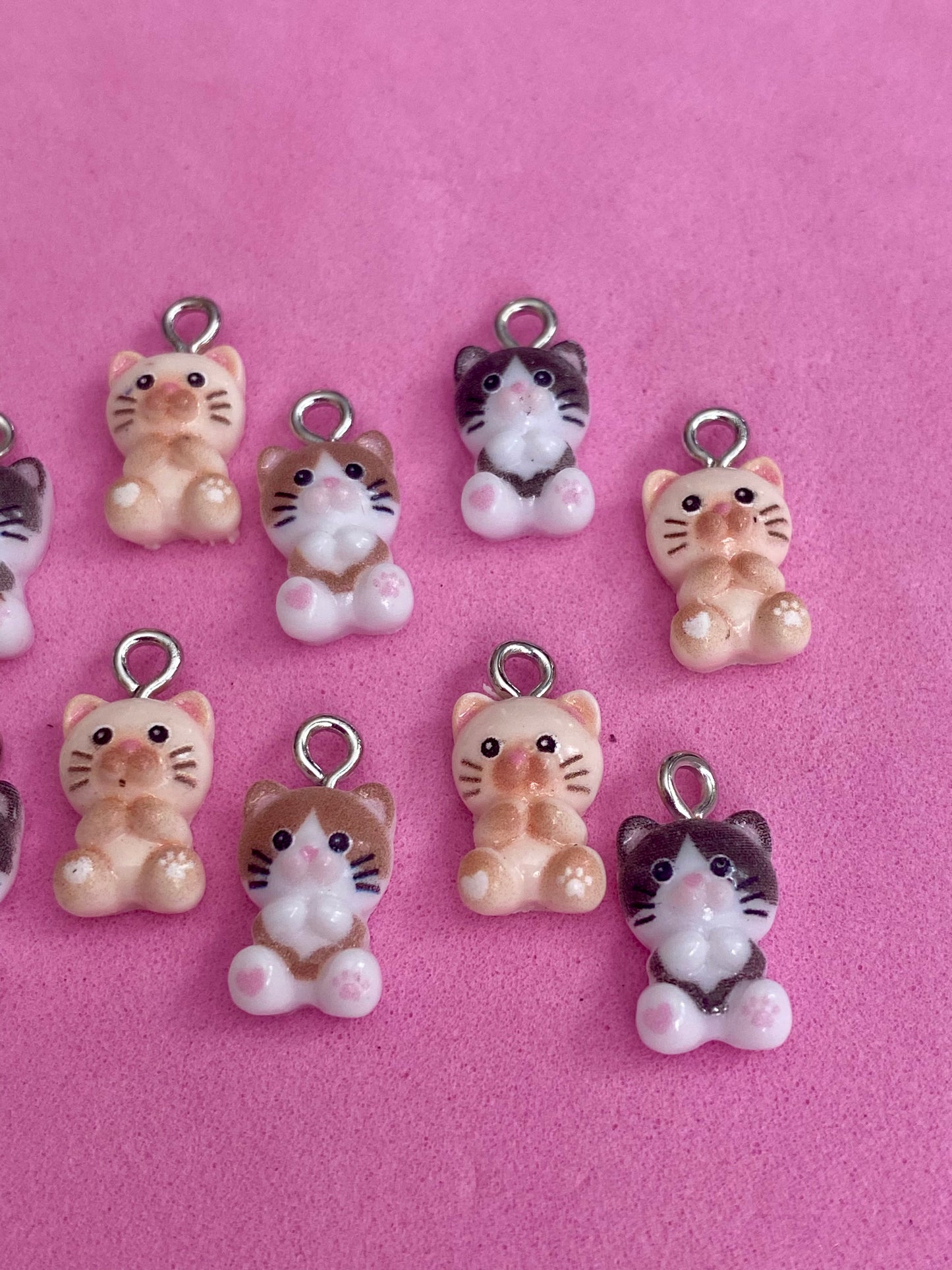 10 Cutie Cat Charms 15mm