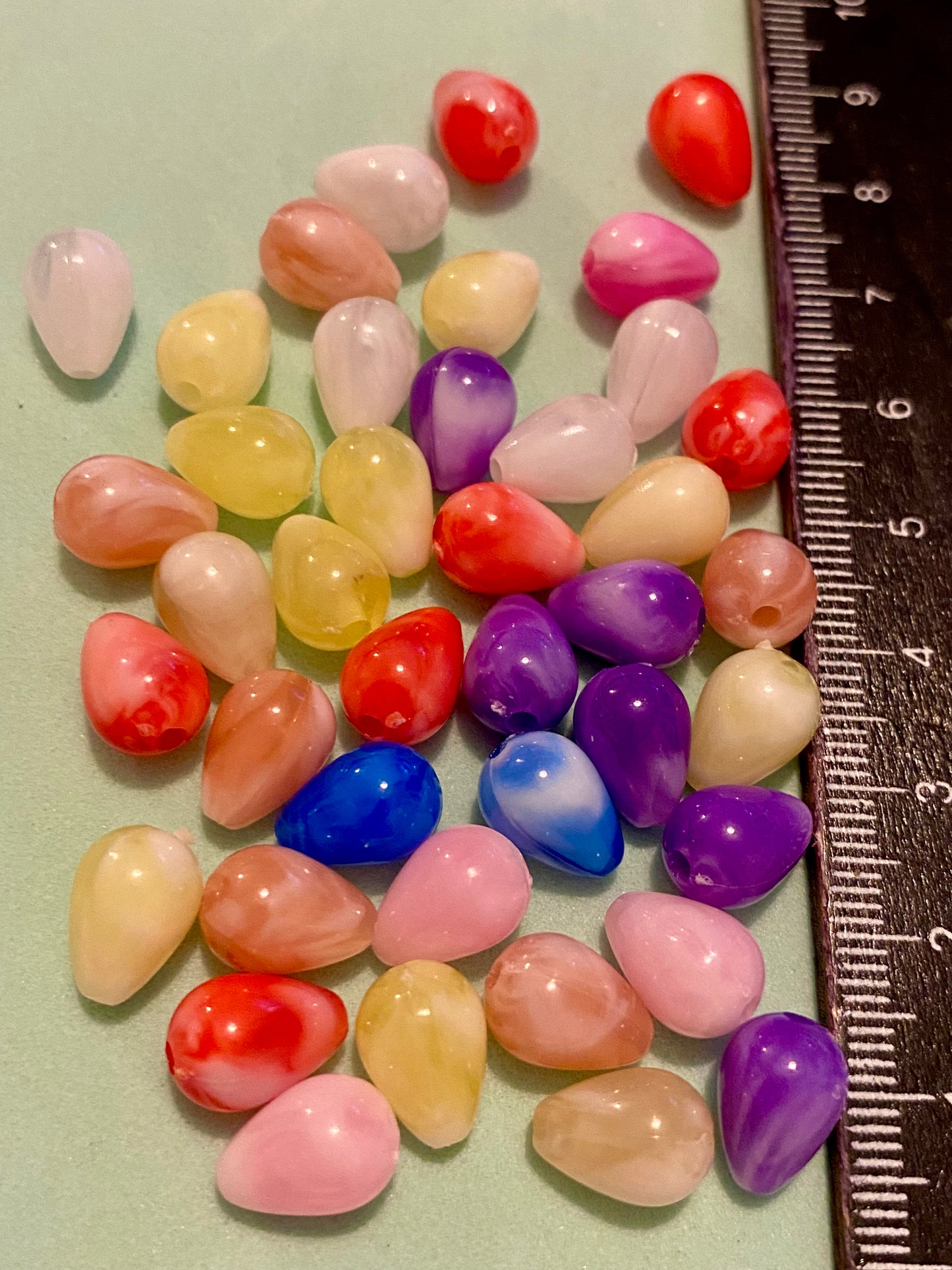 40 x Tear Drop Shaped Assorted Coloured Beads