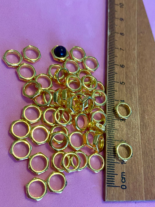 50 x Gold coloured hexagon shaped spacer beads 8mm suitable for 6mm beads