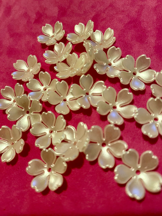 25 x 15mm Flower Beads