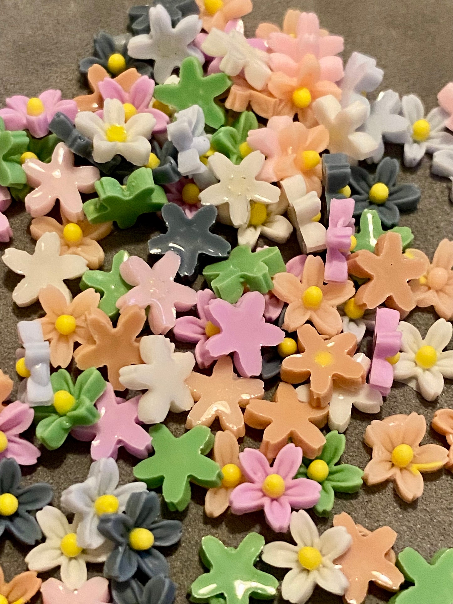 100 x 6mm Multicoloured Flower Embellishments