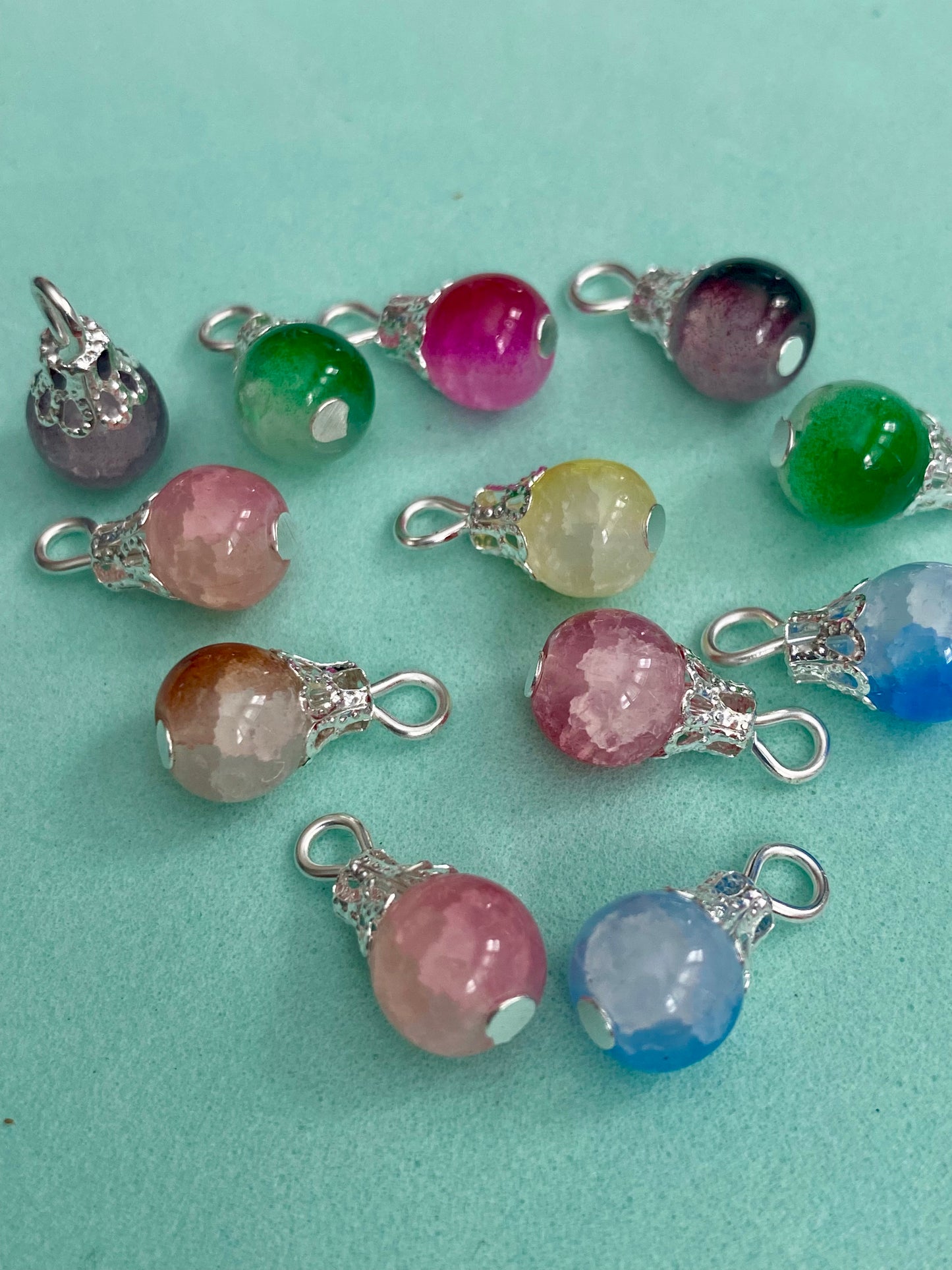 10 Assorted Coloured Glass Crackle Bead Pendants/Charms 15mm