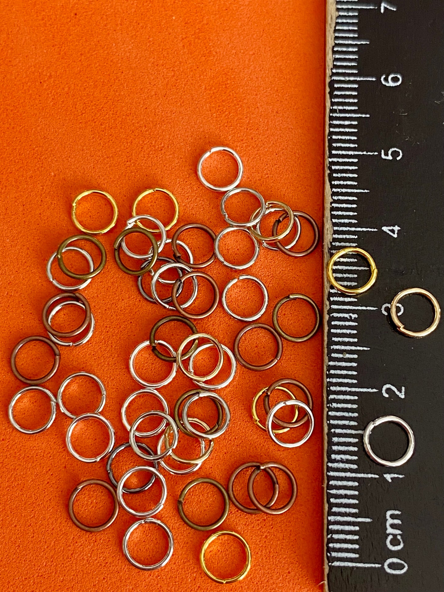 50 x Split Rings Assorted Metal Colours 5/6mm