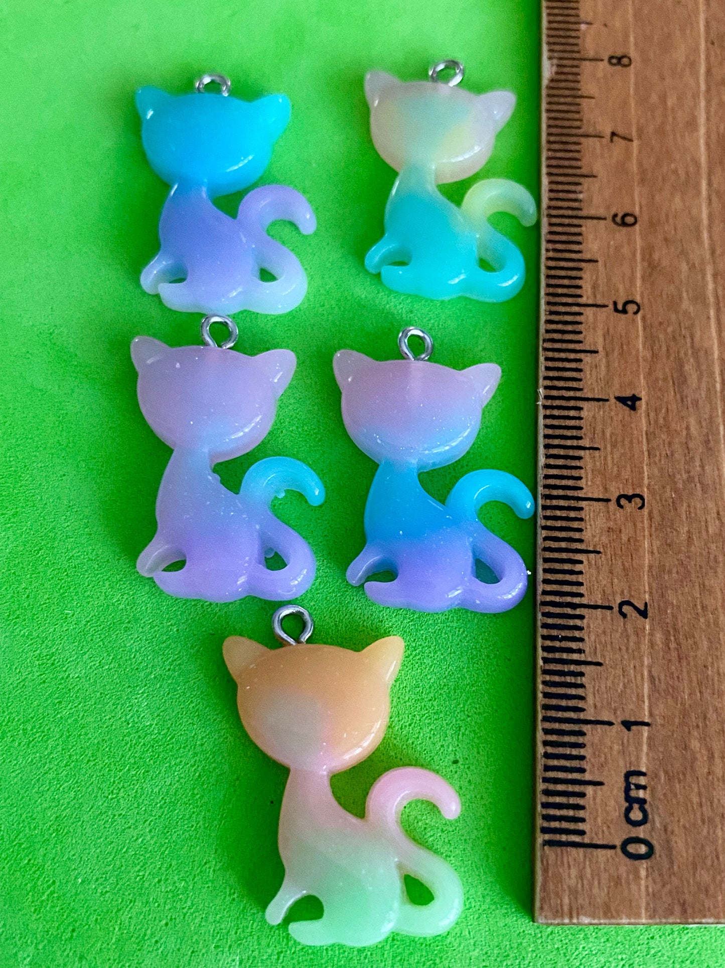 5 Assorted Coloured Cat Charms 2 Options