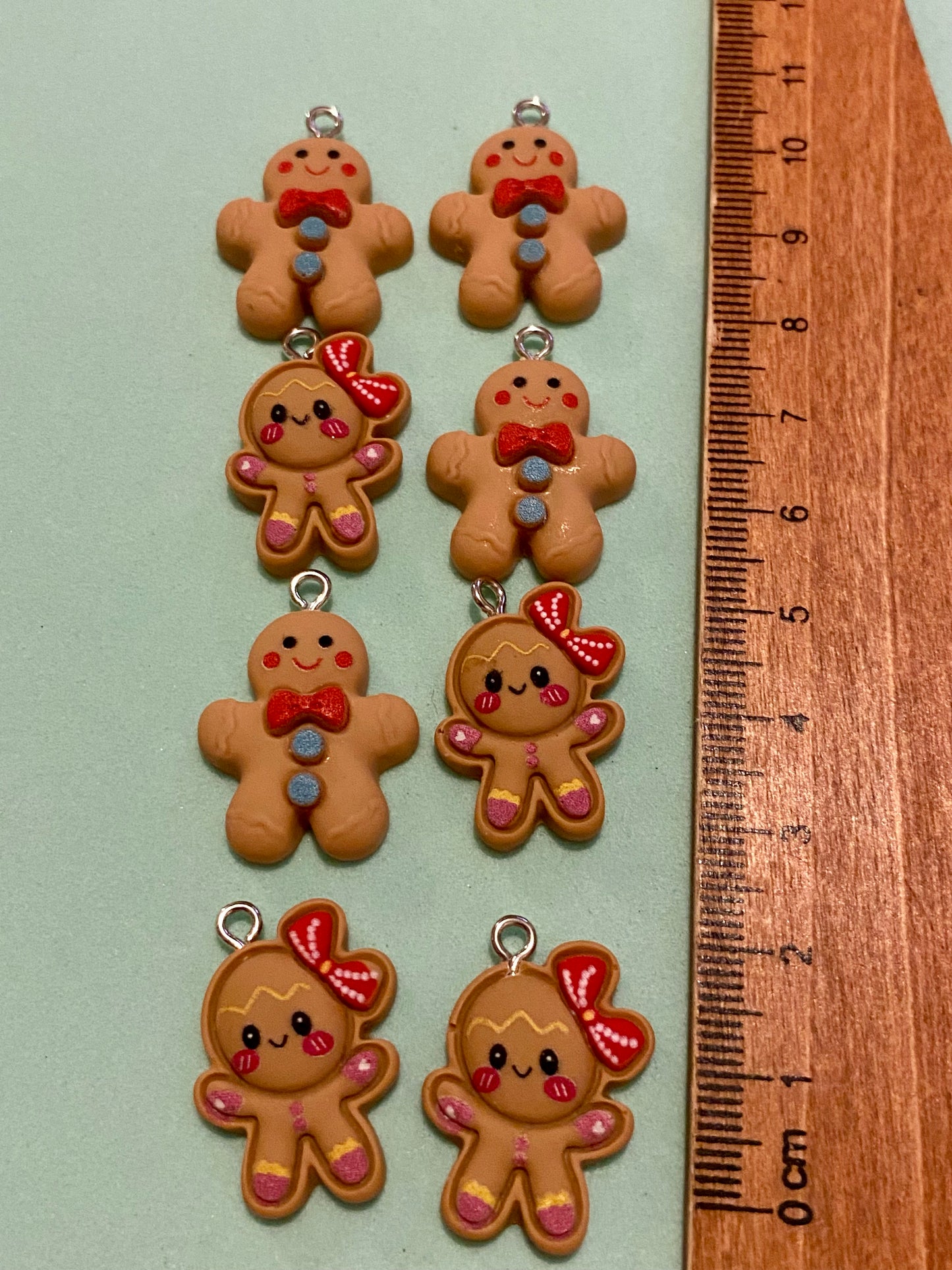 8 Gingerbread People Charms