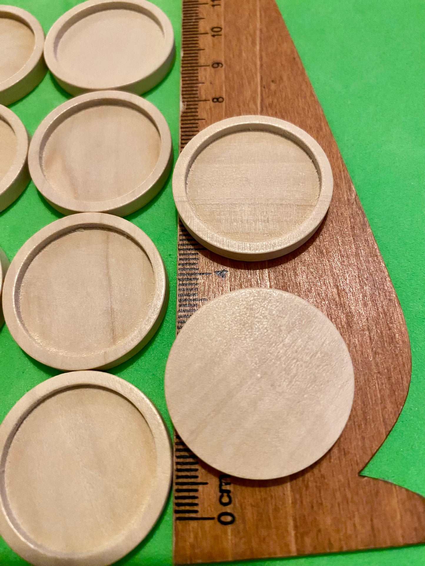 10 Wooden Discs 30mm by 25mm Inner Circle