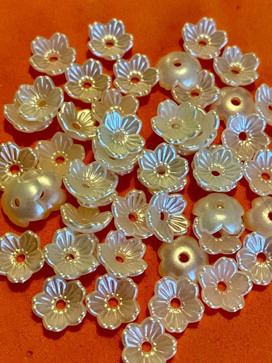 50 x Faux Pearl Flower Beads 8mm