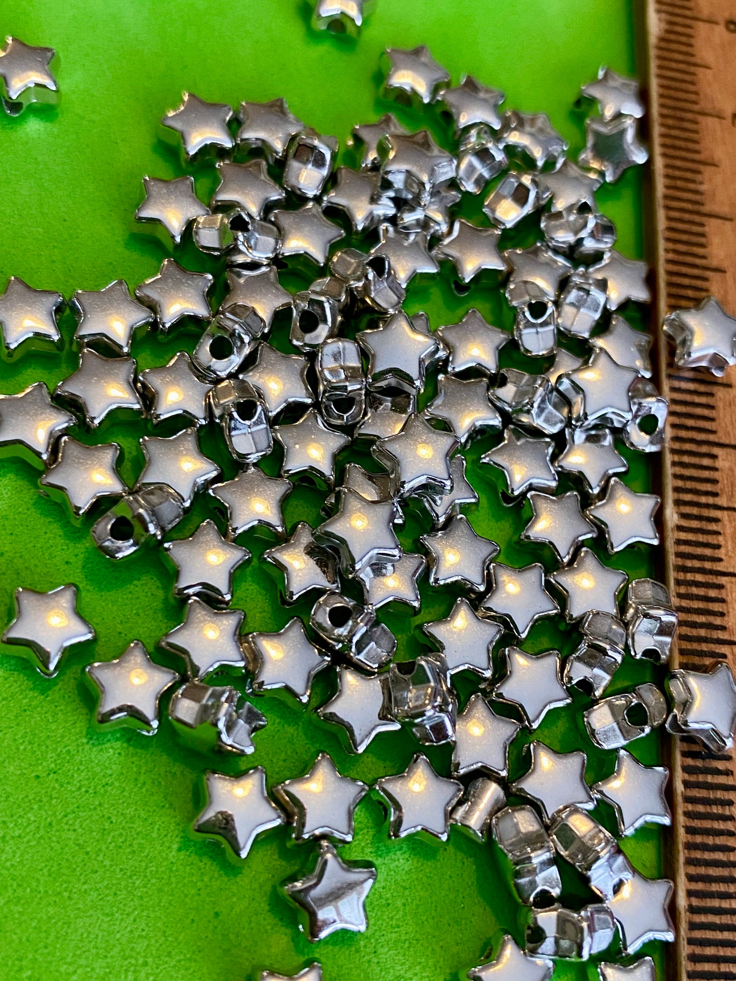 100 x 6mm Star Beads Gold Or silver Coloured