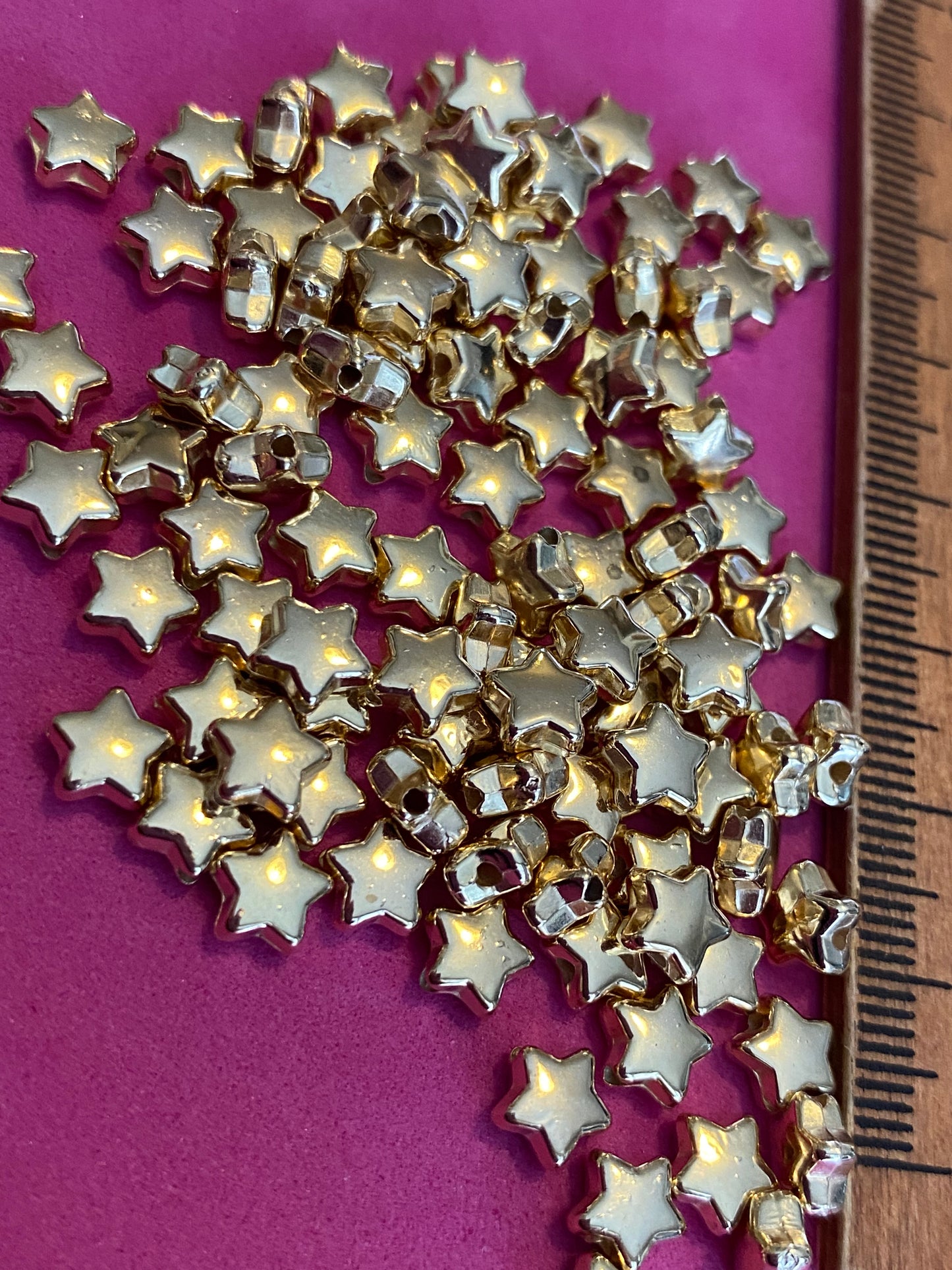 100 x 6mm Star Beads Gold Or silver Coloured