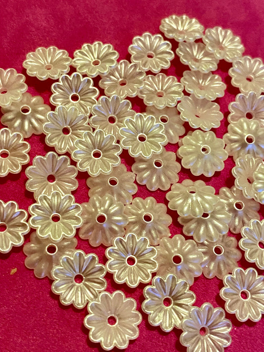 50 x Pearl Look Flower Beads 10mm