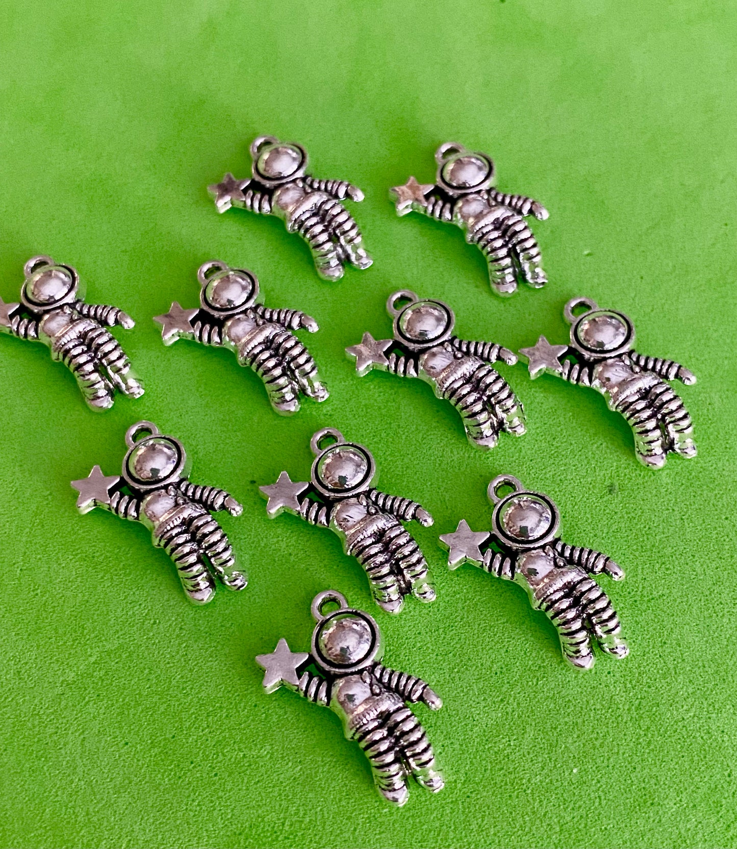 10 Astronaut Charms 20mm