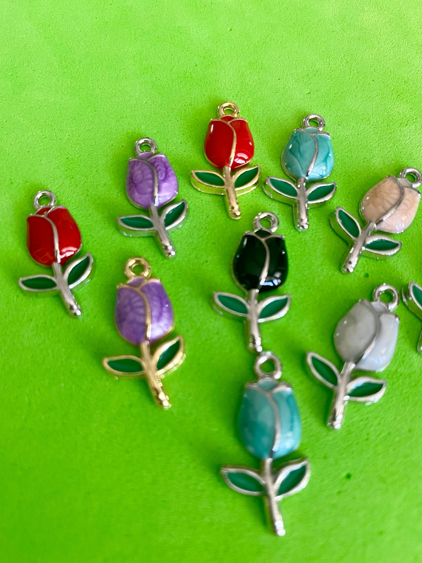 10 x Tulip Multicoloured Charms 22mm