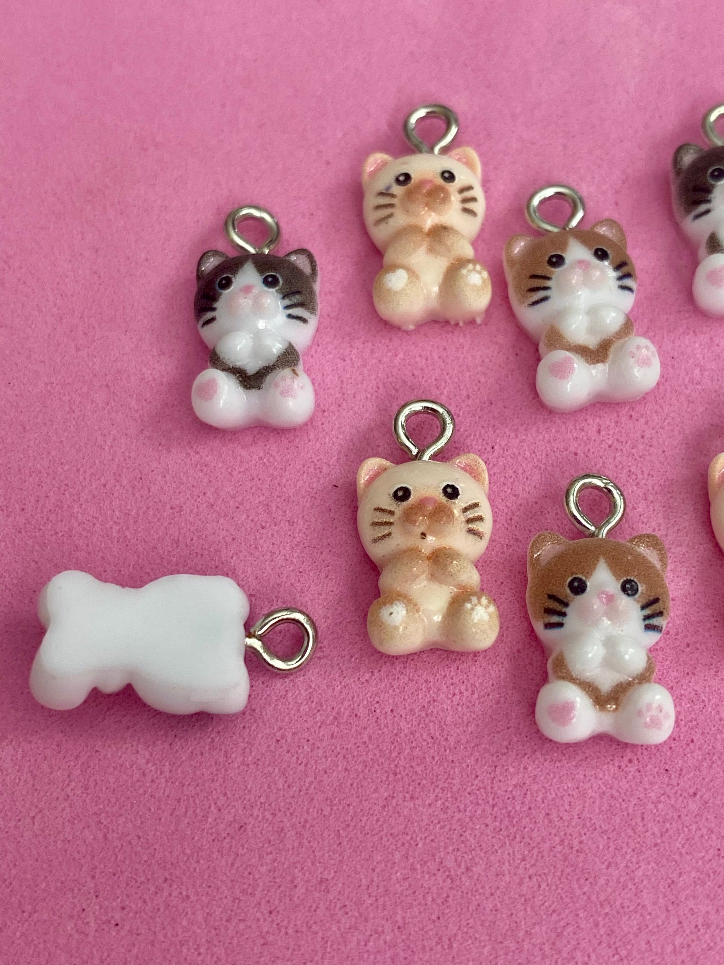 10 Cutie Cat Charms 15mm