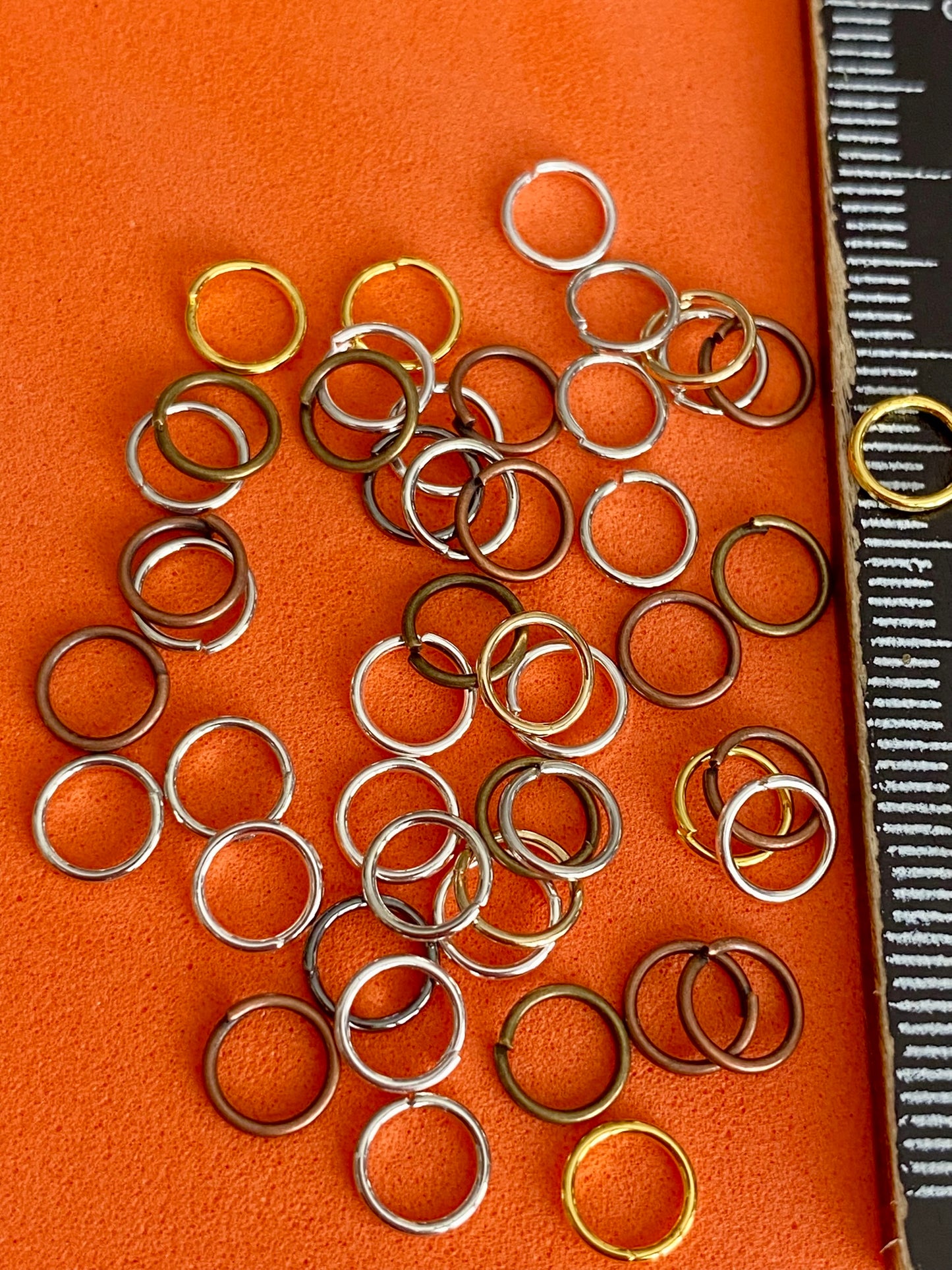 50 x Split Rings Assorted Metal Colours 5/6mm