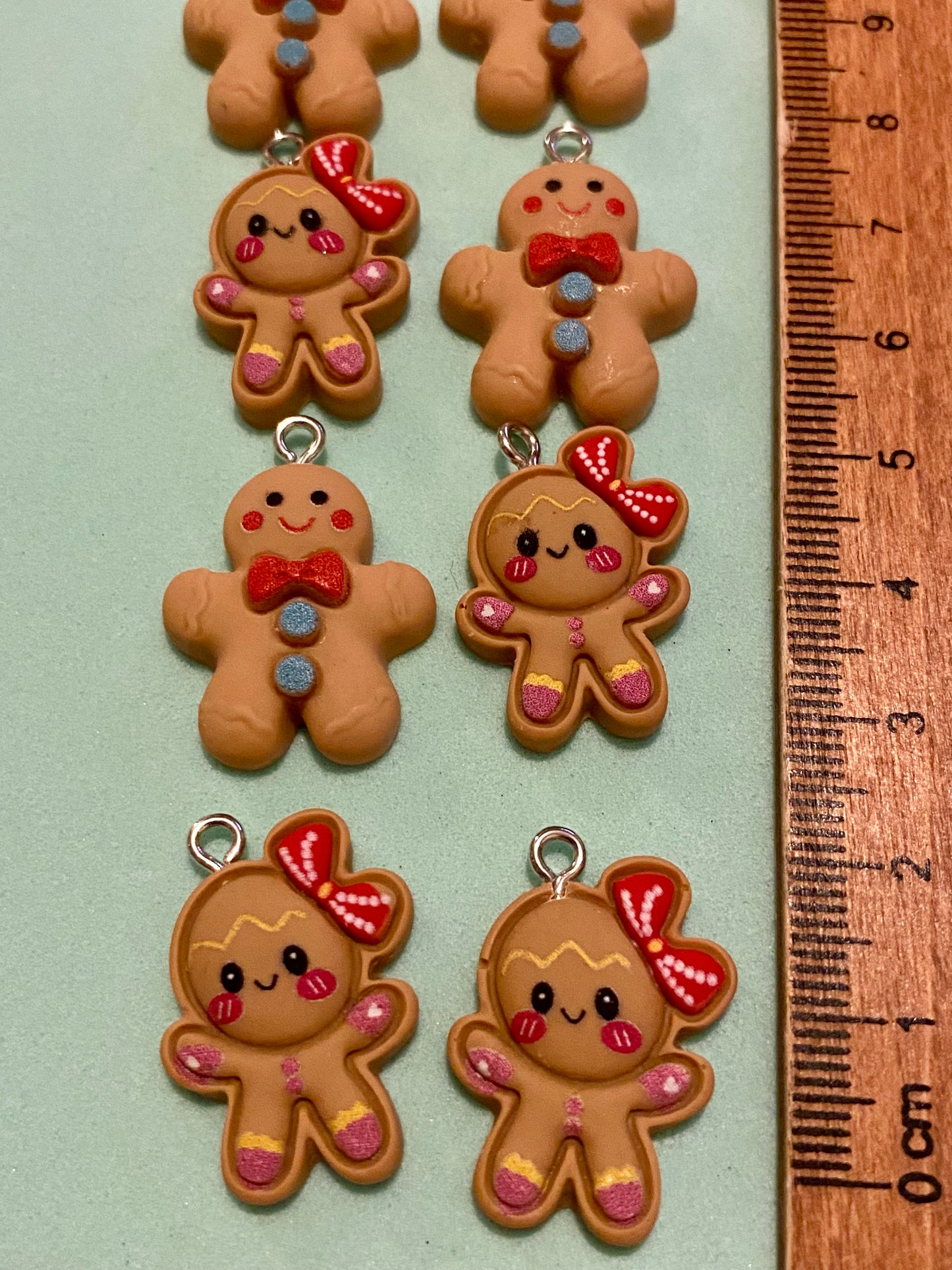 8 Gingerbread People Charms