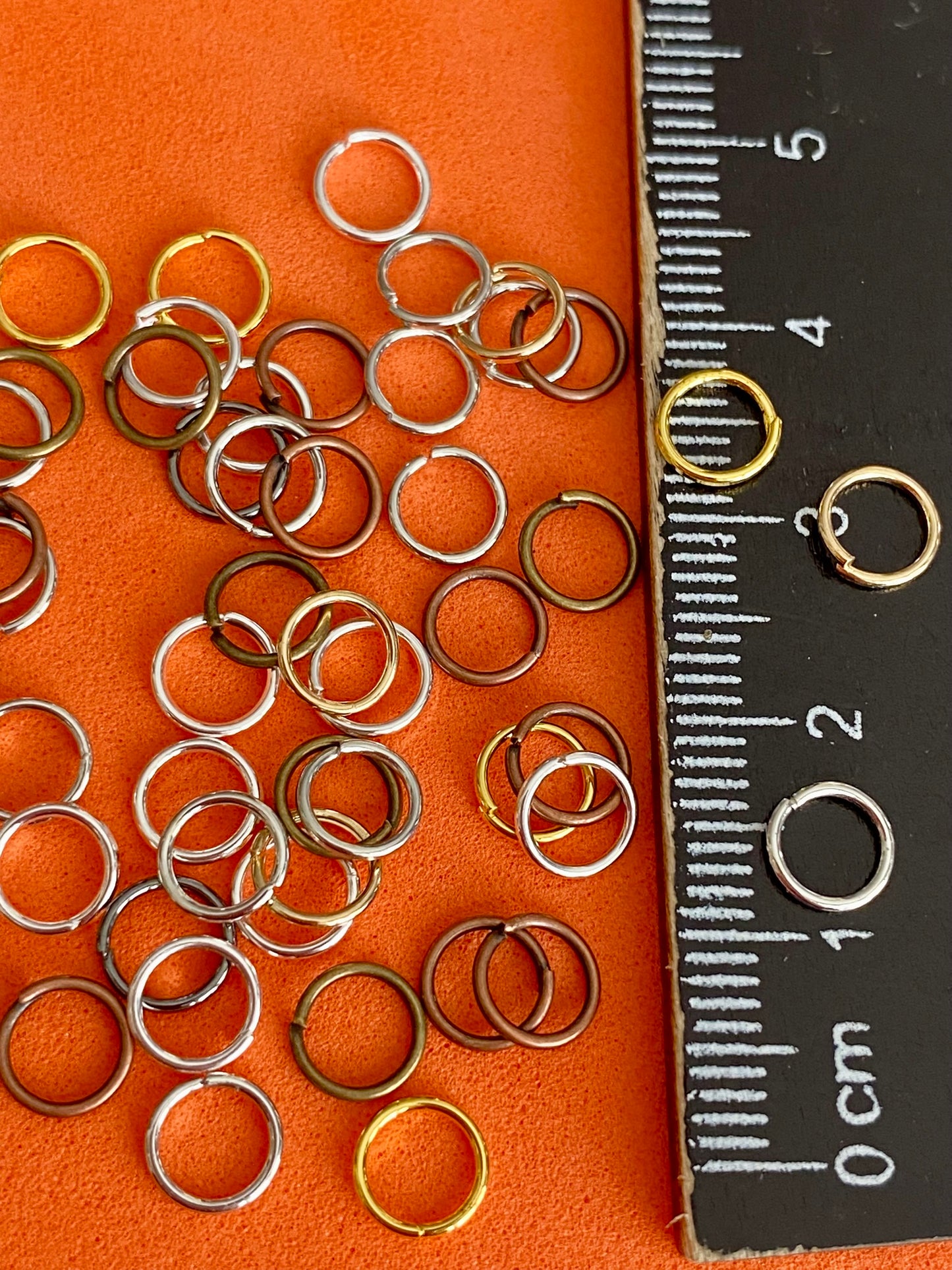 50 x Split Rings Assorted Metal Colours 5/6mm