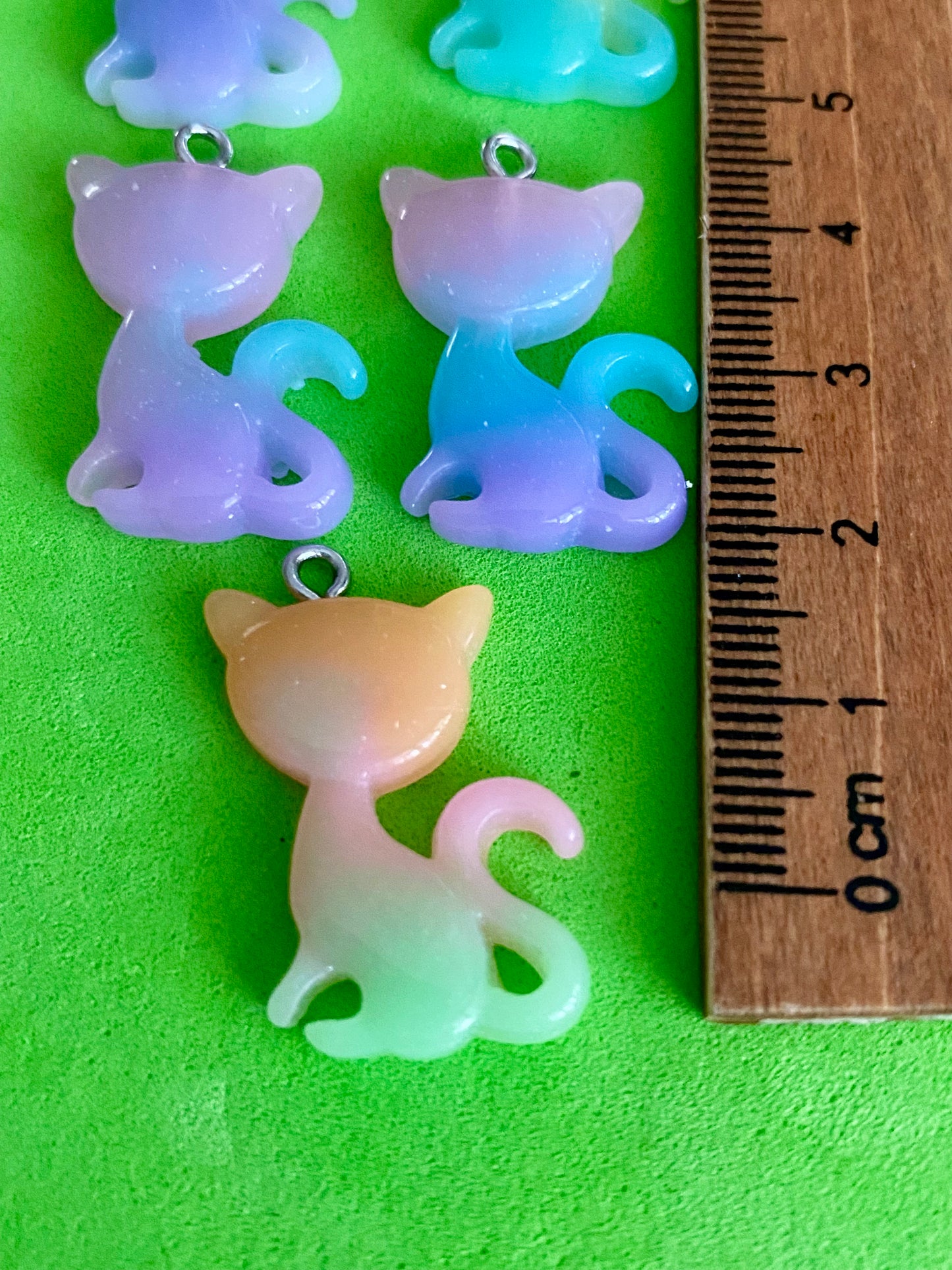 5 Assorted Coloured Cat Charms 2 Options