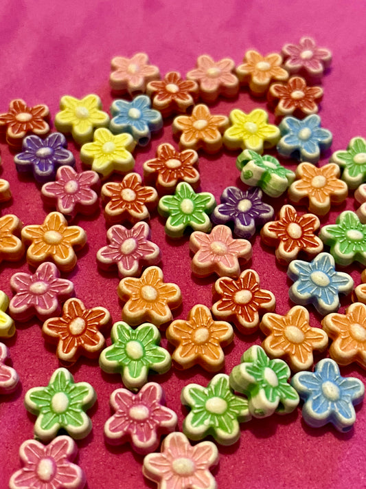 50 x Assorted Coloured Flower Beads 8mm