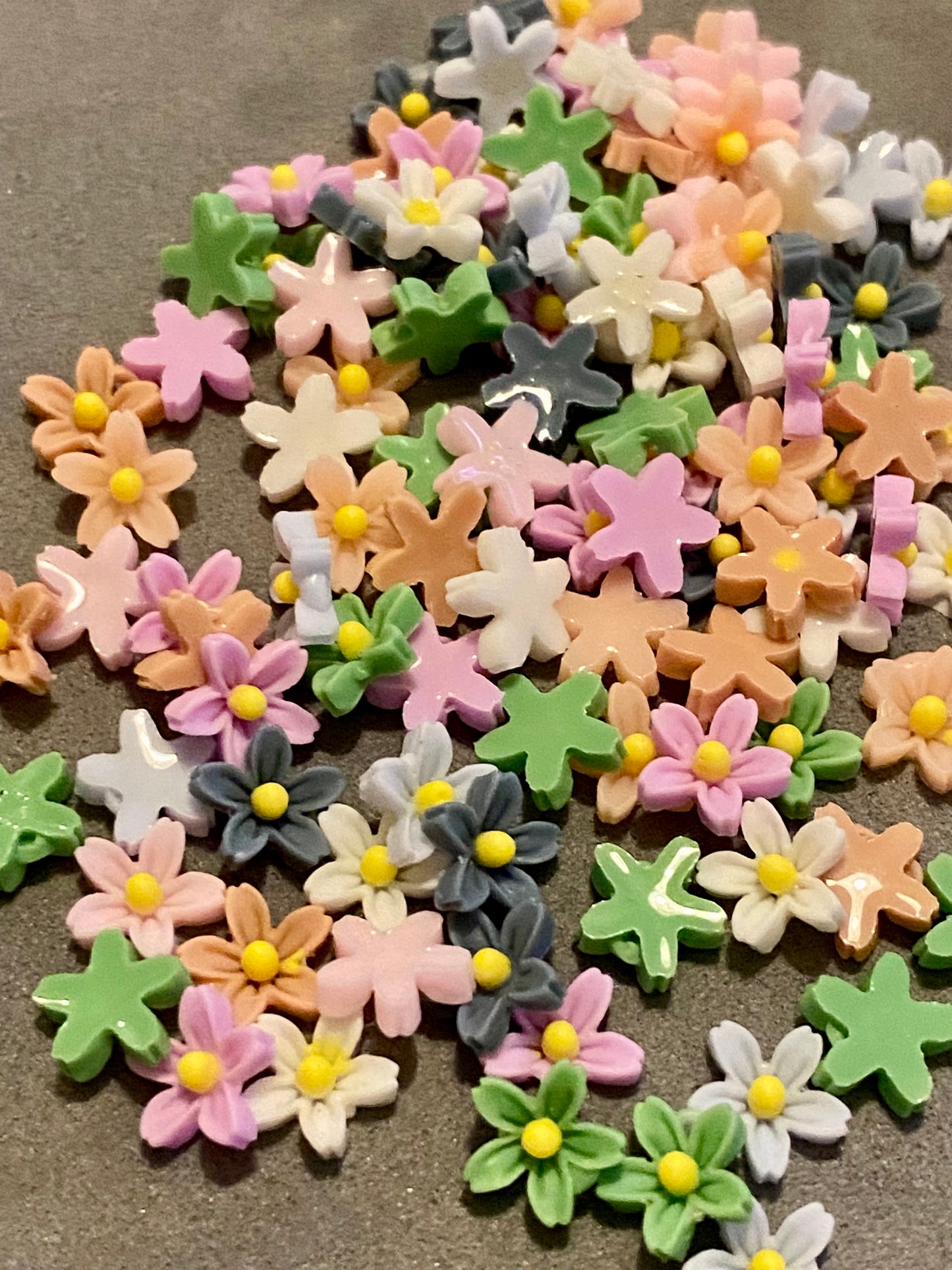 100 x 6mm Multicoloured Flower Embellishments