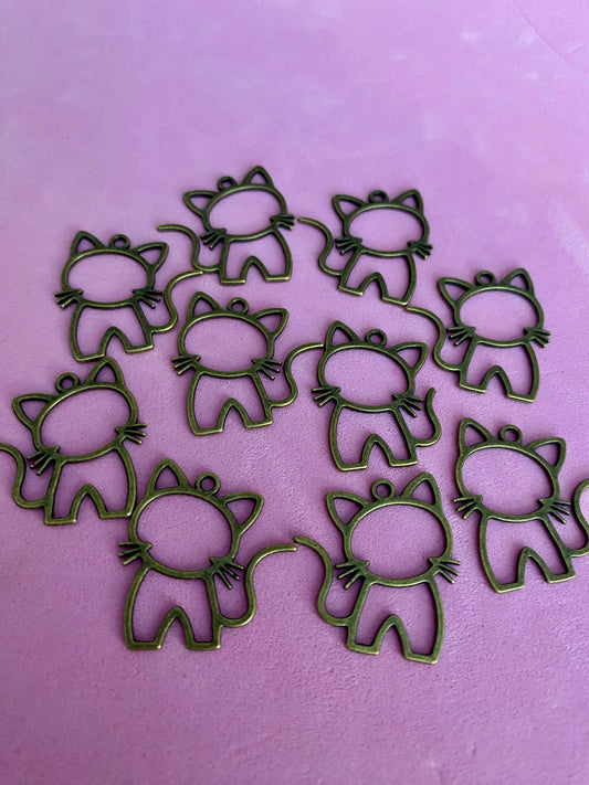 10 x Hollow Cat Charms/Pendants 25mm