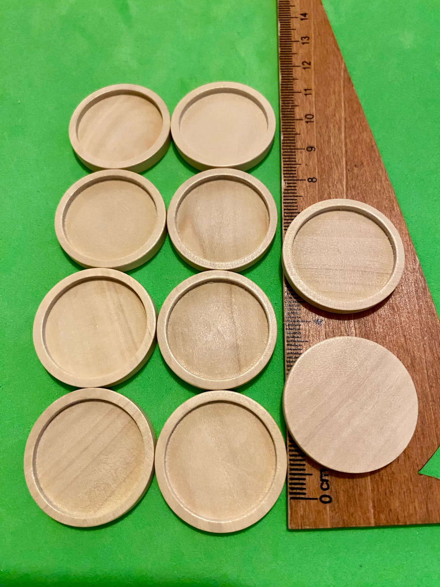 10 Wooden Discs 30mm by 25mm Inner Circle