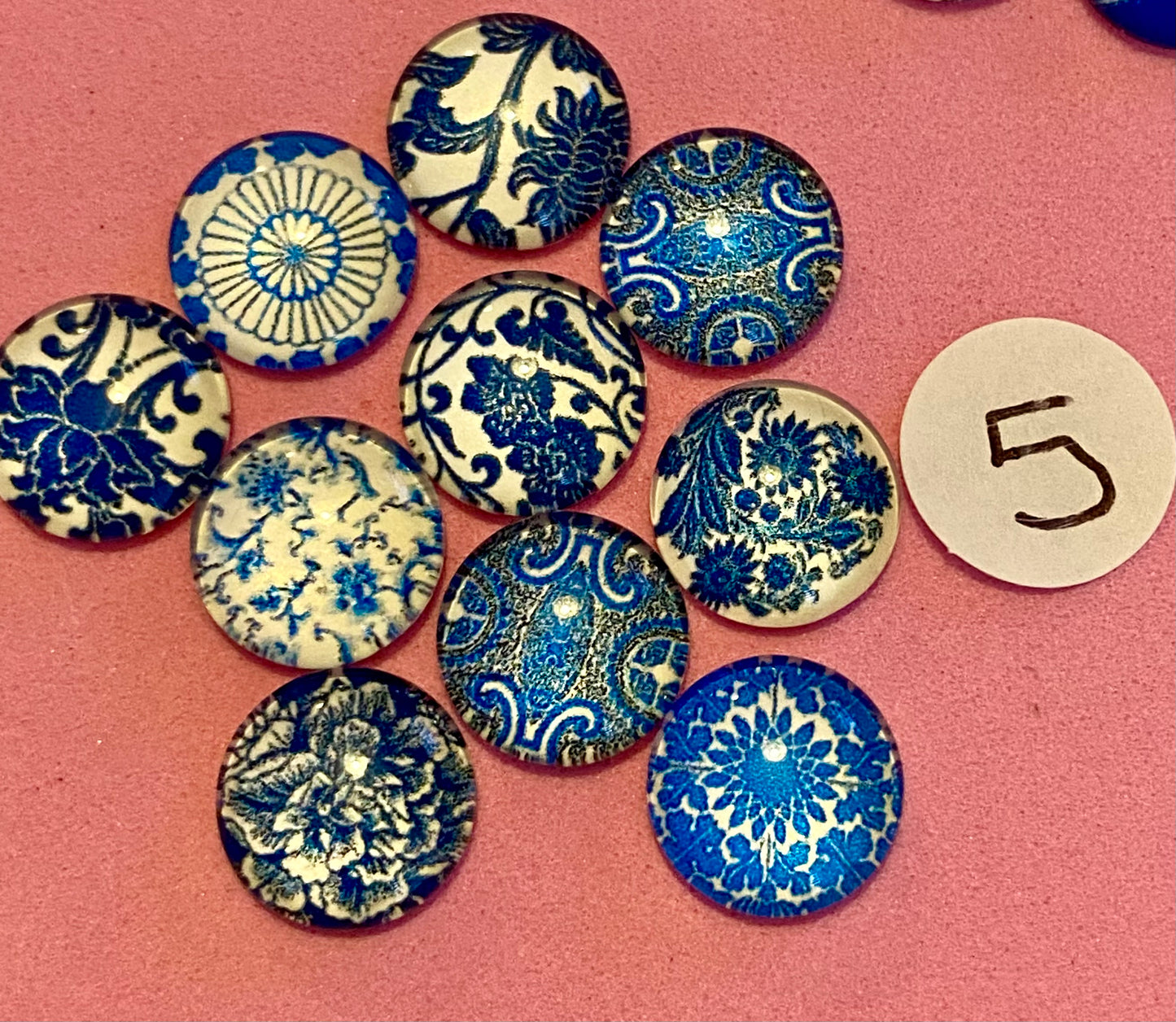 10 x Blue and White Domed Glass Cabochon’s 10mm