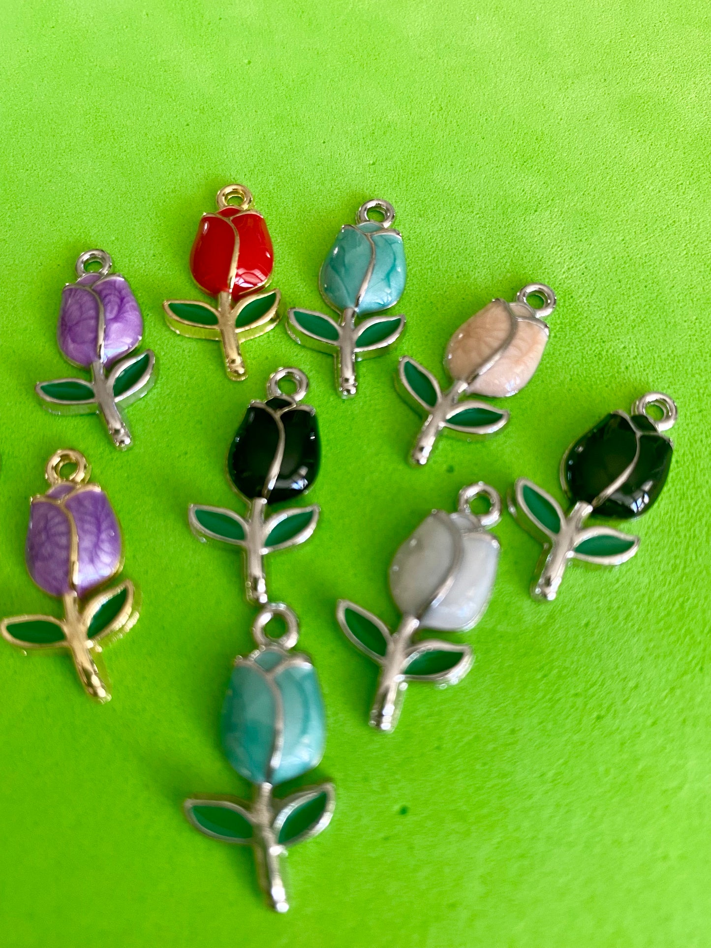 10 x Tulip Multicoloured Charms 22mm