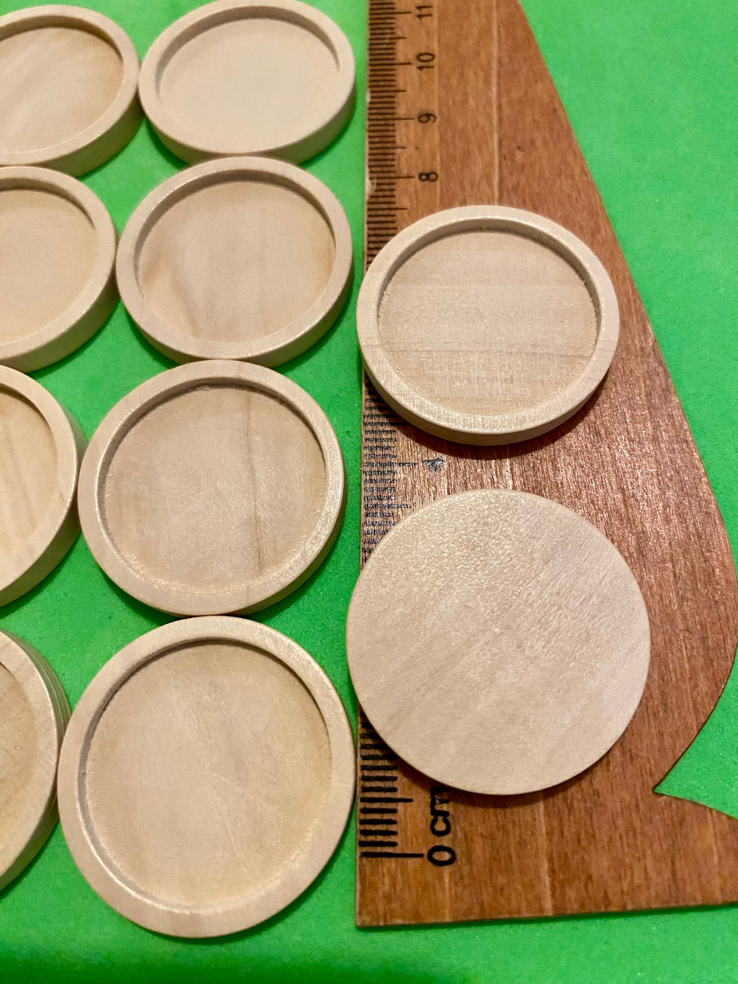 10 Wooden Discs 30mm by 25mm Inner Circle