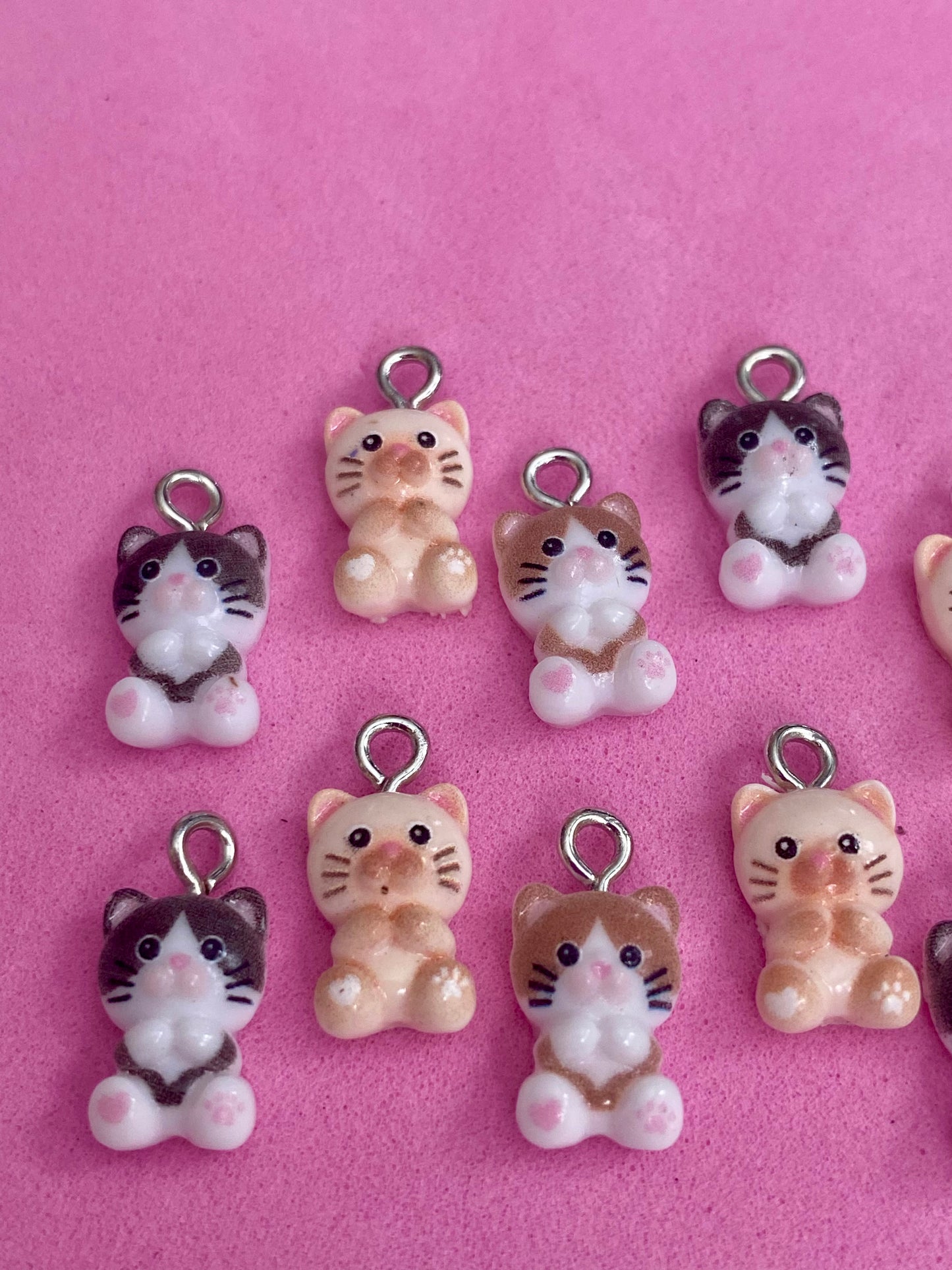 10 Cutie Cat Charms 15mm